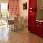 Ana * フヴァル